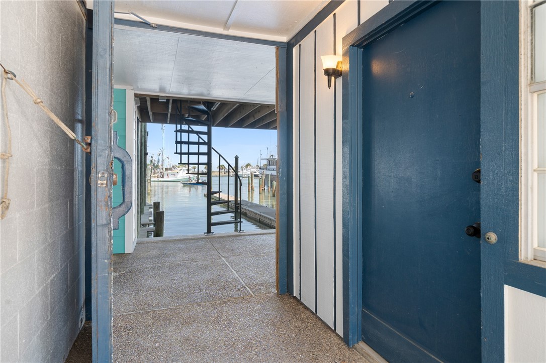 318 W Cotter Avenue 2 Port Aransas TX 78373