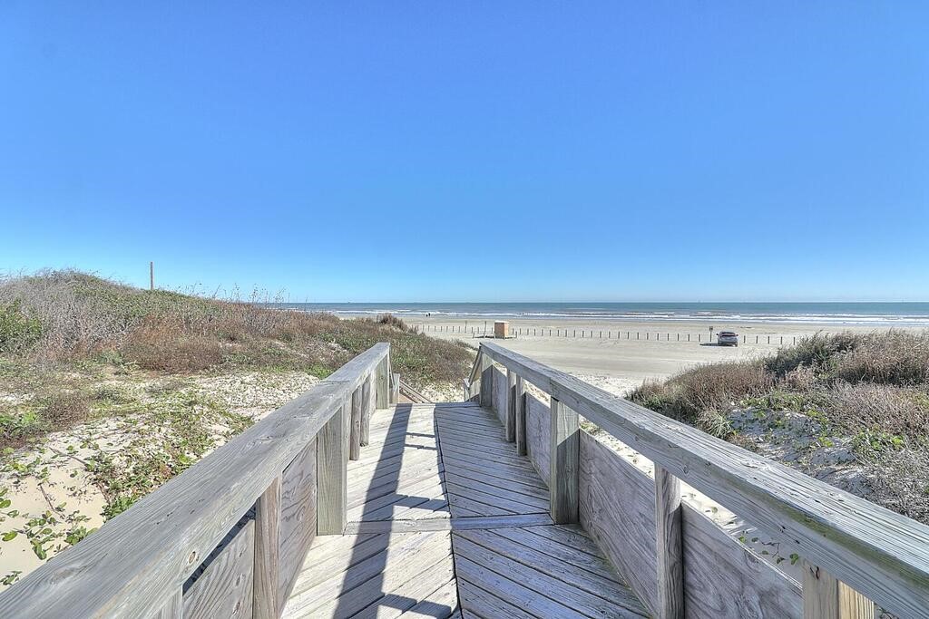 800 Sandcastle Drive 211 Port Aransas TX 78373