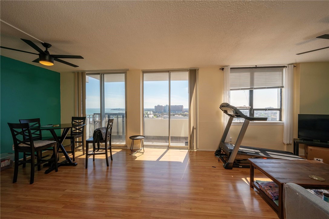 715 S Upper Broadway Street 1203 Corpus Christi TX 78401