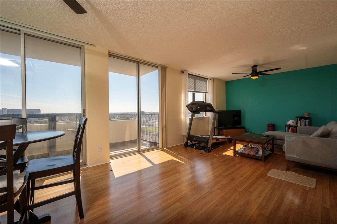 715 S Upper Broadway Street 1203 Corpus Christi TX 78401