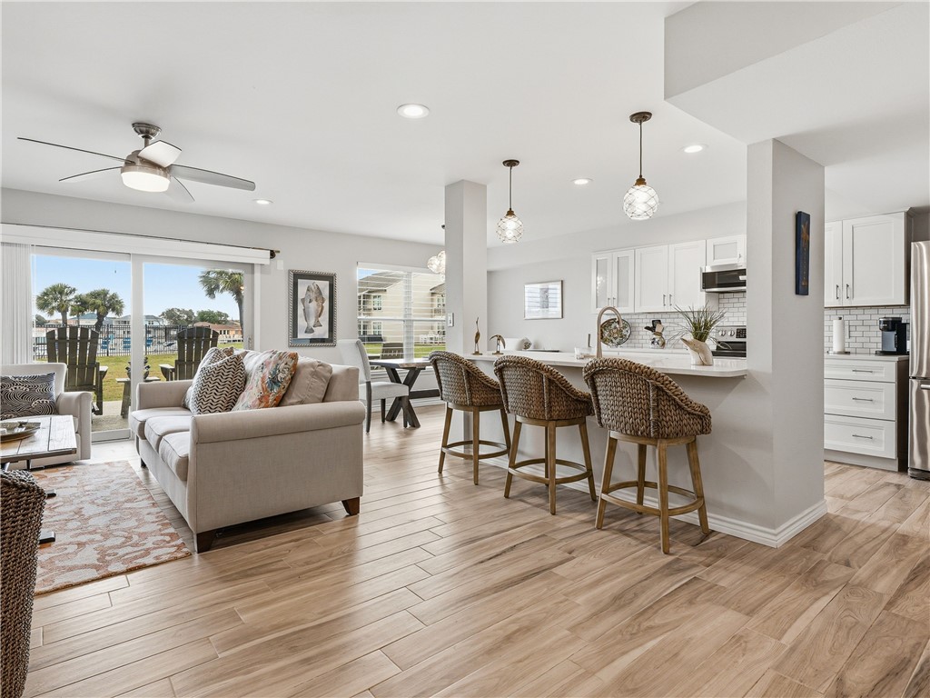 2404 Bayhouse Drive Rockport TX 78382