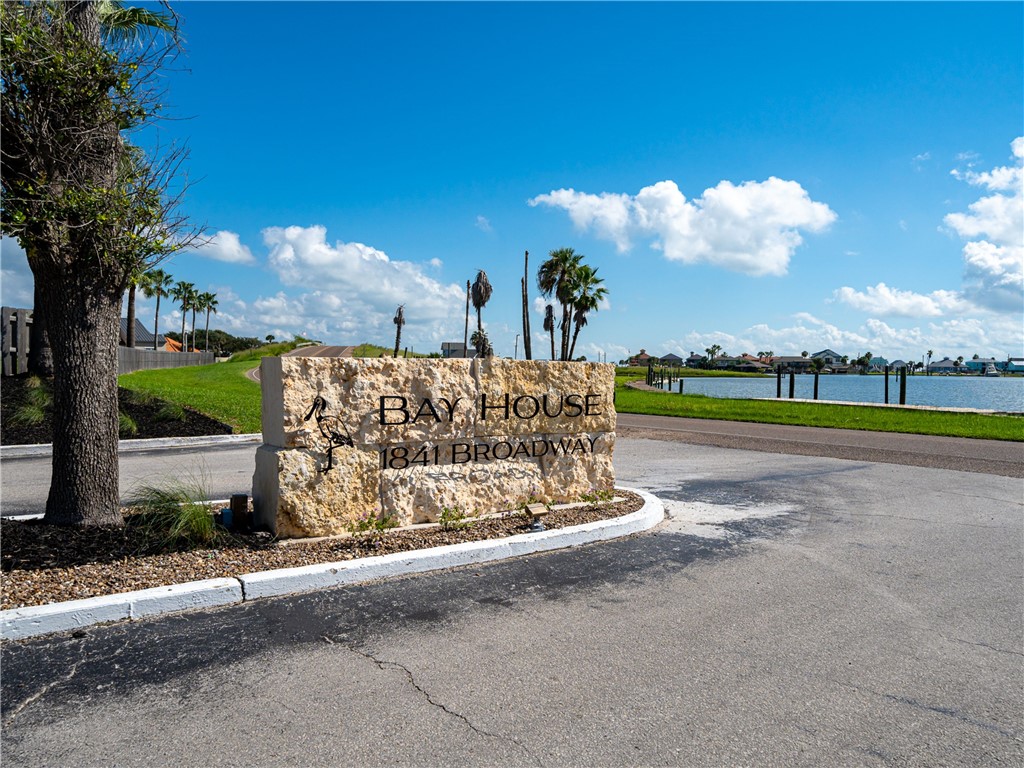 2515 Bayhouse Drive Rockport TX 78382