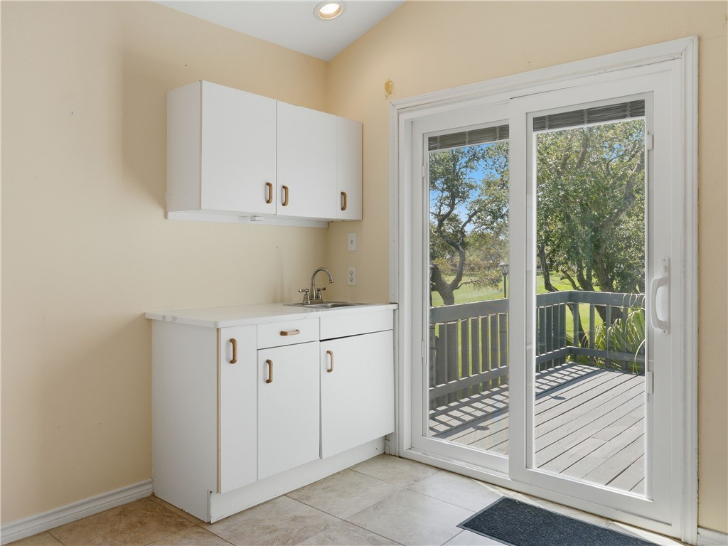 210 Oak Bay Street 1102 Rockport TX 78382