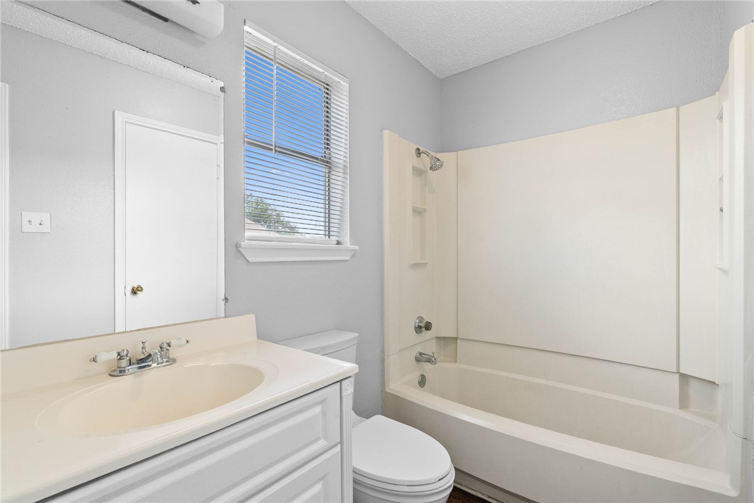 6702 Everhart Rd, M106 M 106 Corpus Christi TX 78413