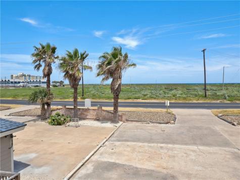 15225 Leeward Drive 8-a Corpus Christi TX 78418