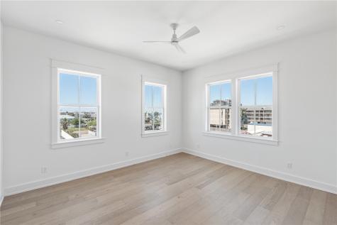 136 W Cotter Avenue 9 Port Aransas TX 78373