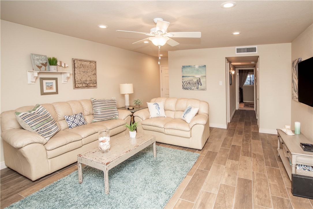 15425 Fortuna Bay Drive 203 Corpus Christi TX 78418