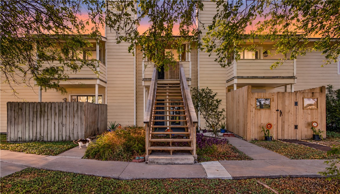 1011 Ennis Joslin 124 Corpus Christi TX 78412