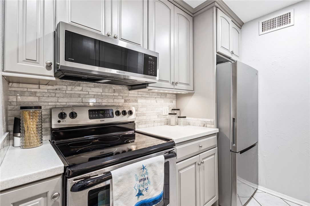 1011 Ennis Joslin 124 Corpus Christi TX 78412