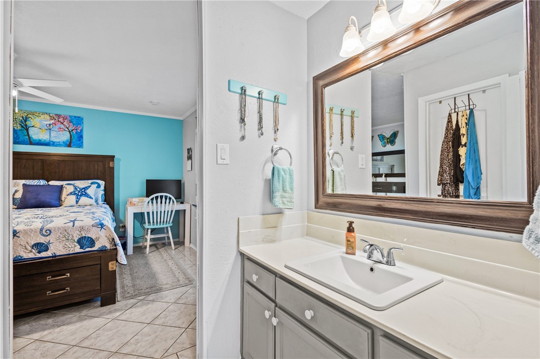 1011 Ennis Joslin 124 Corpus Christi TX 78412