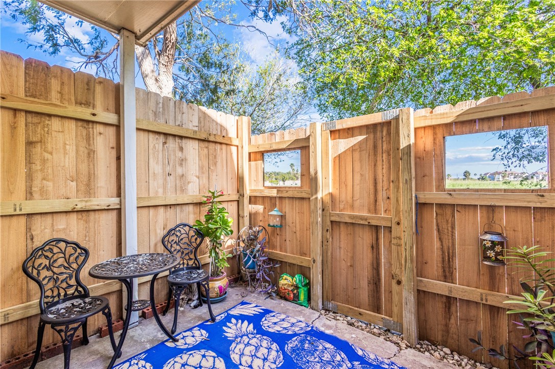 1011 Ennis Joslin 124 Corpus Christi TX 78412