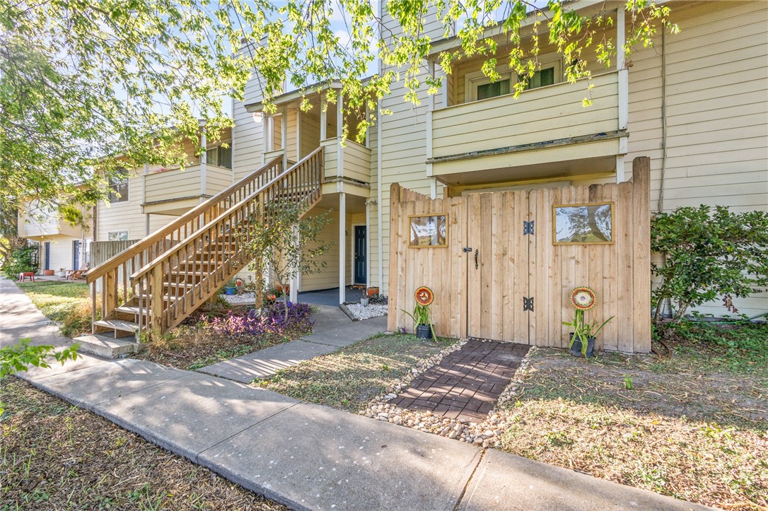 1011 Ennis Joslin 124 Corpus Christi TX 78412
