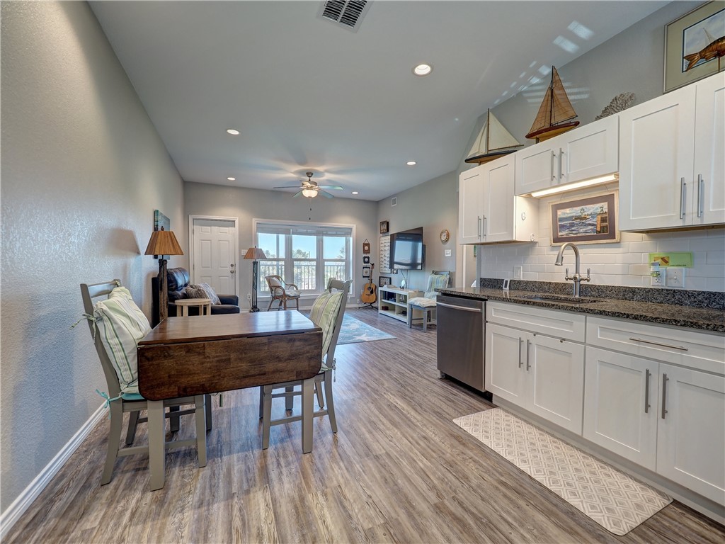 700 Island Retreat 48 Port Aransas TX 78373