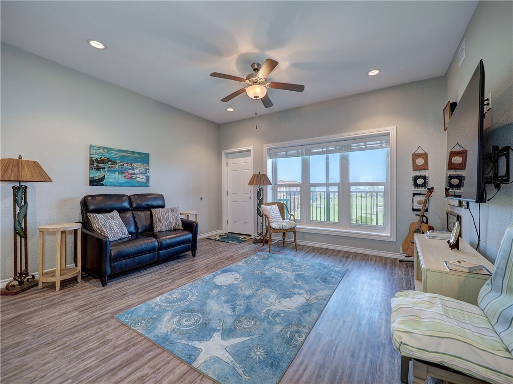 700 Island Retreat 48 Port Aransas TX 78373
