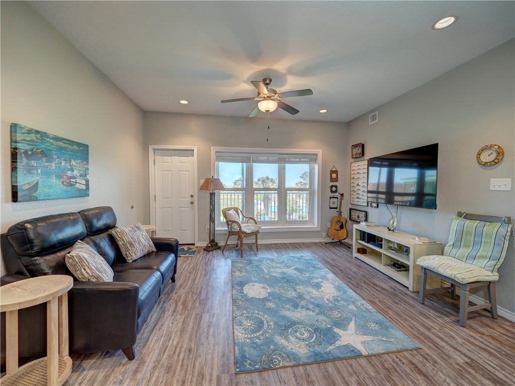 700 Island Retreat 48 Port Aransas TX 78373