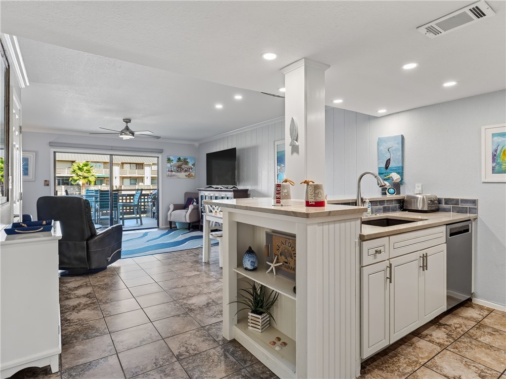 1902 Bayhouse Drive Rockport TX 78382