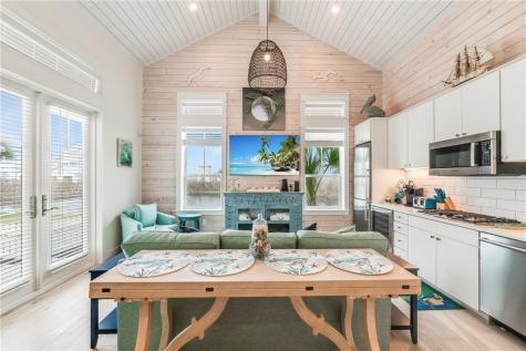 600 Center Square North 17 Port Aransas TX 78373