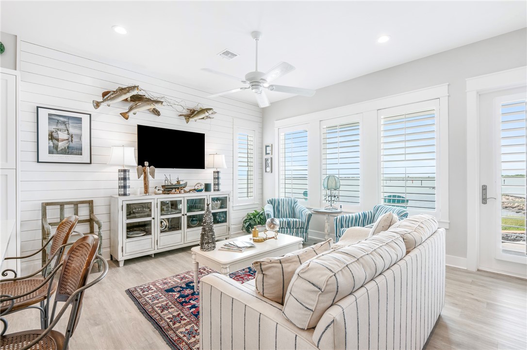 292 Reserve Lane 602 Rockport TX 78382
