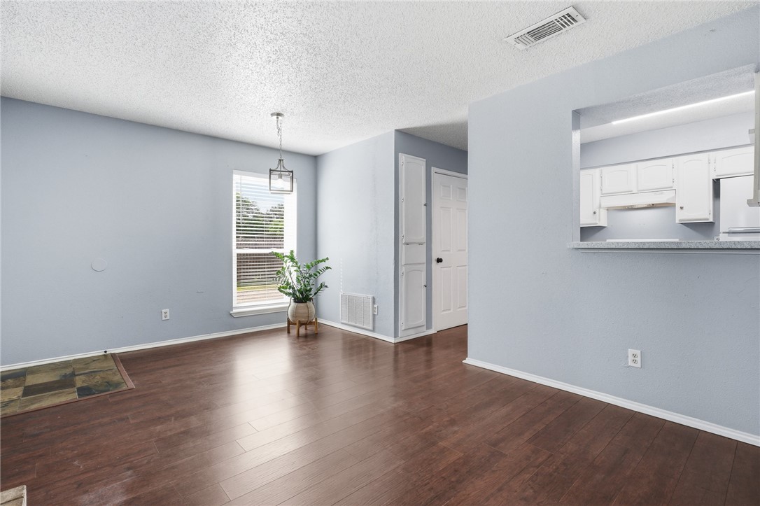 6702 Everhart U-104 Corpus Christi TX 78413