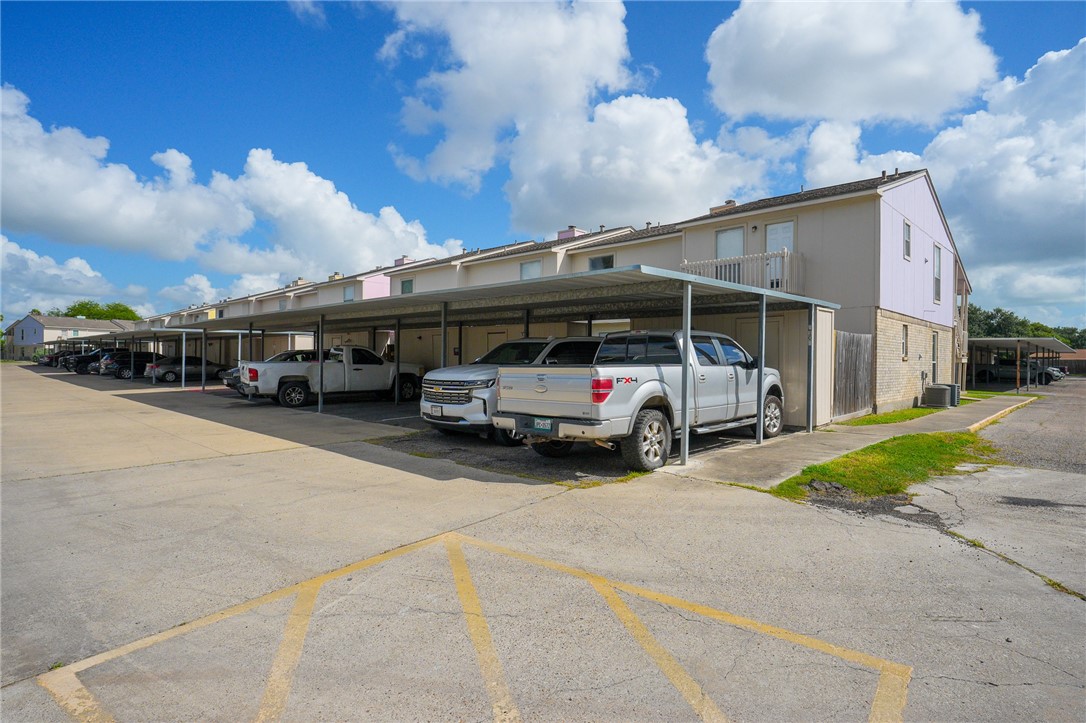 6702 Everhart U-104 Corpus Christi TX 78413