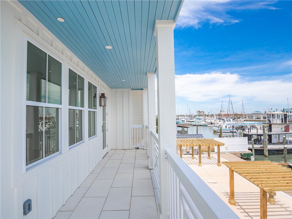 136 W Cotter Avenue 8 Port Aransas TX 78373