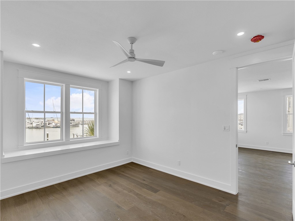 136 W Cotter Avenue 8 Port Aransas TX 78373