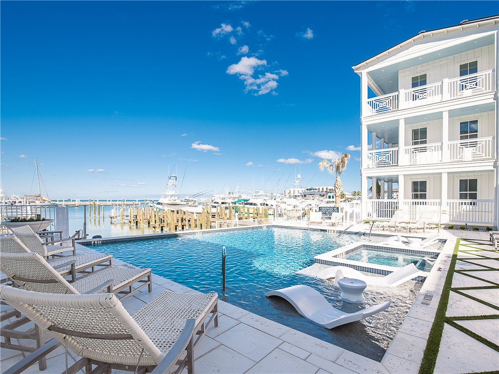 136 W Cotter Avenue 8 Port Aransas TX 78373