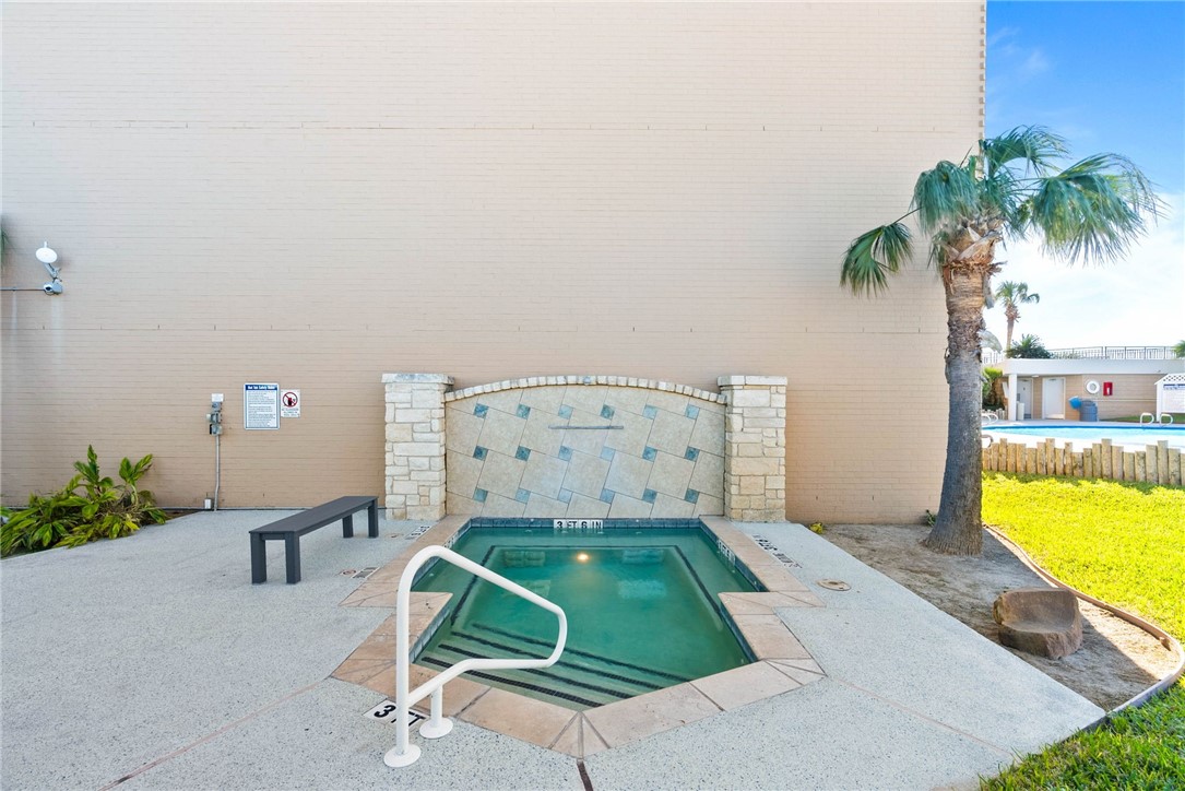 6649 Seacomber Drive 710 Port Aransas TX 78373