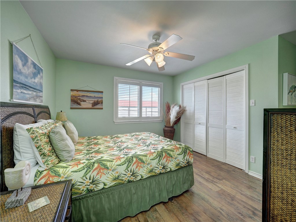 220 W Avenue F 1b Port Aransas TX 78373