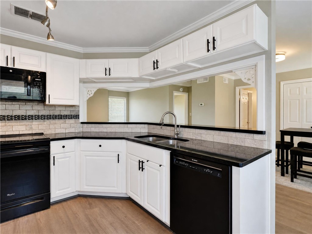 302 Saint Andrews St F202 Rockport TX 78382