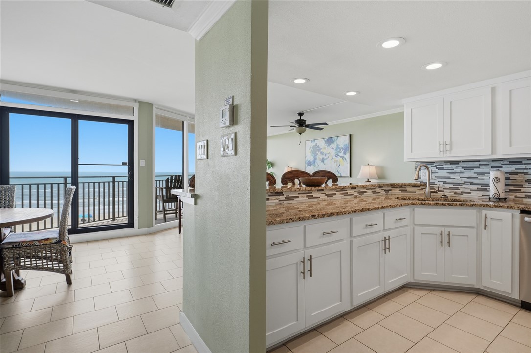 6649 Seacomber Drive 502 Port Aransas TX 78373