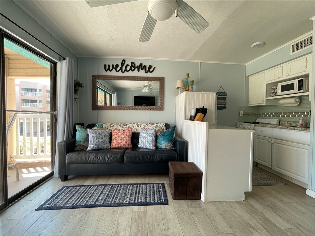 3938 Surfside Boulevard 3124 Corpus Christi TX 78402