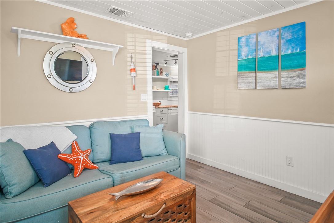 523 S Station St B Port Aransas TX 78373