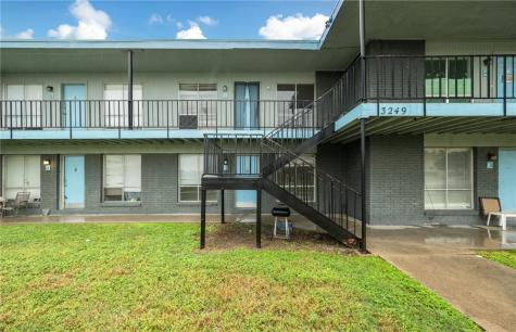 3233 S Staples Street 4 Corpus Christi TX 78411