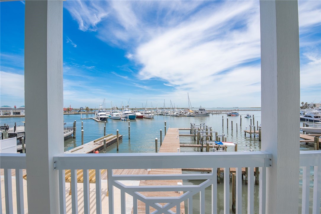 136 W Cotter Avenue 8 Port Aransas TX 78373