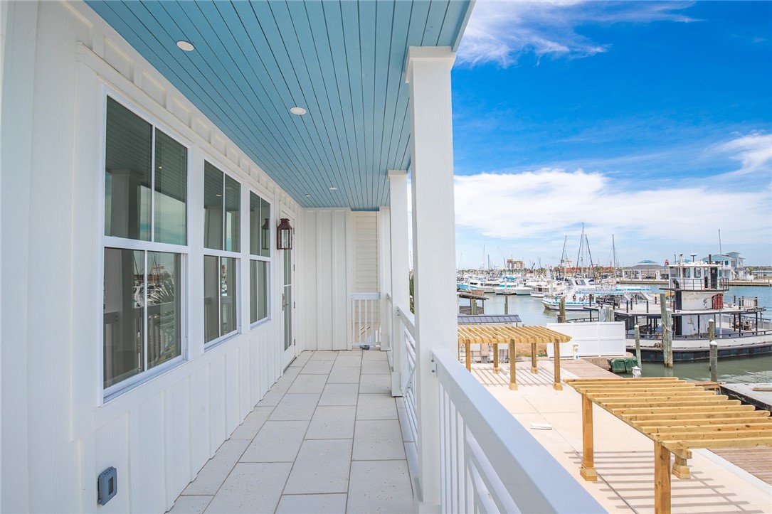 136 W Cotter Avenue 8 Port Aransas TX 78373