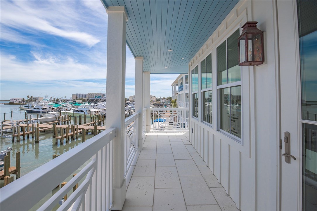 136 W Cotter Avenue 8 Port Aransas TX 78373