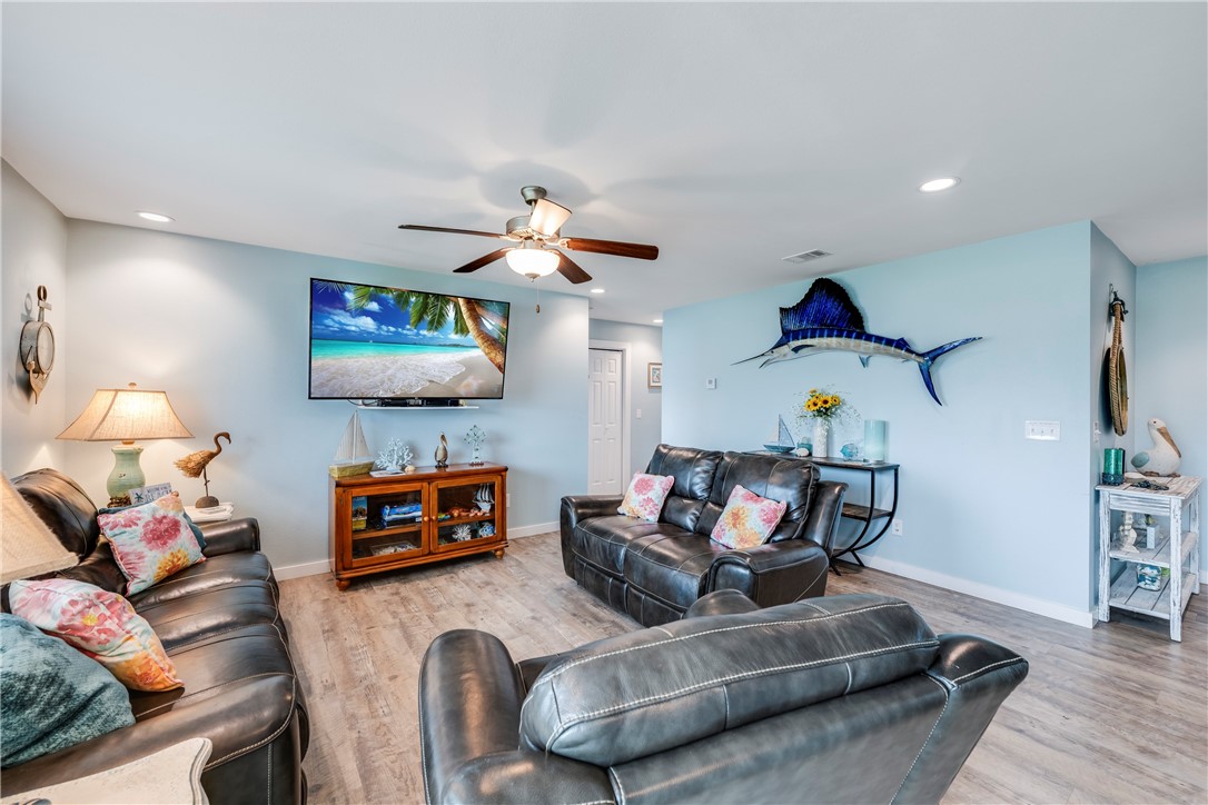230 Cut Off 106 Port Aransas TX 78373