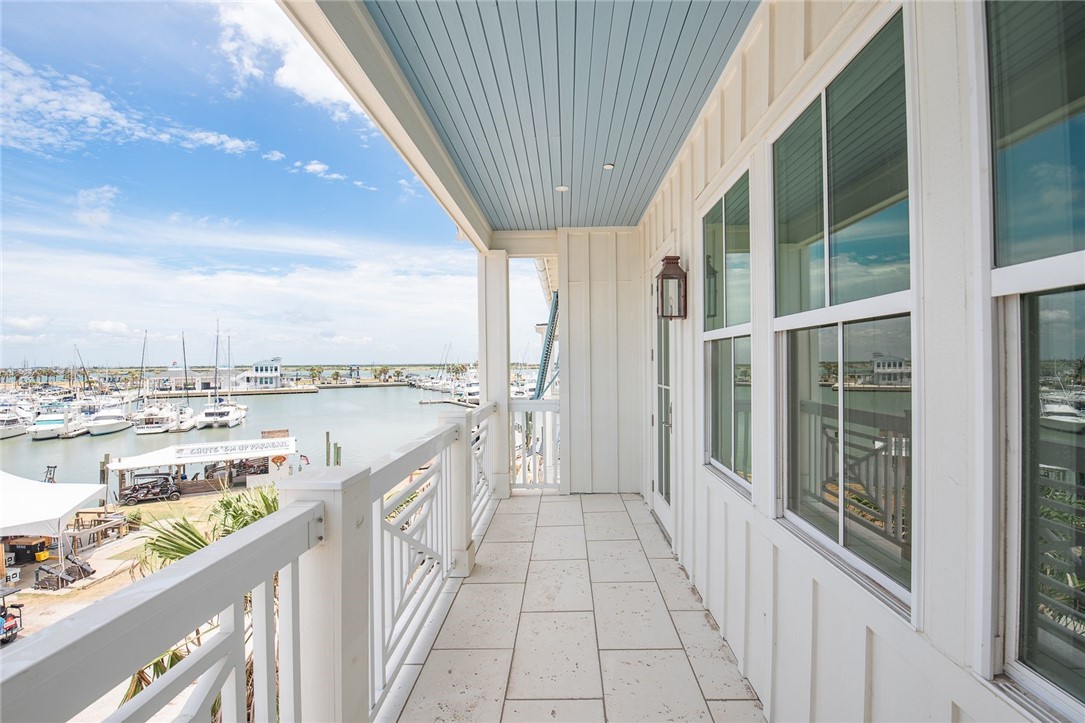 136 W Cotter Avenue 13 Port Aransas TX 78373