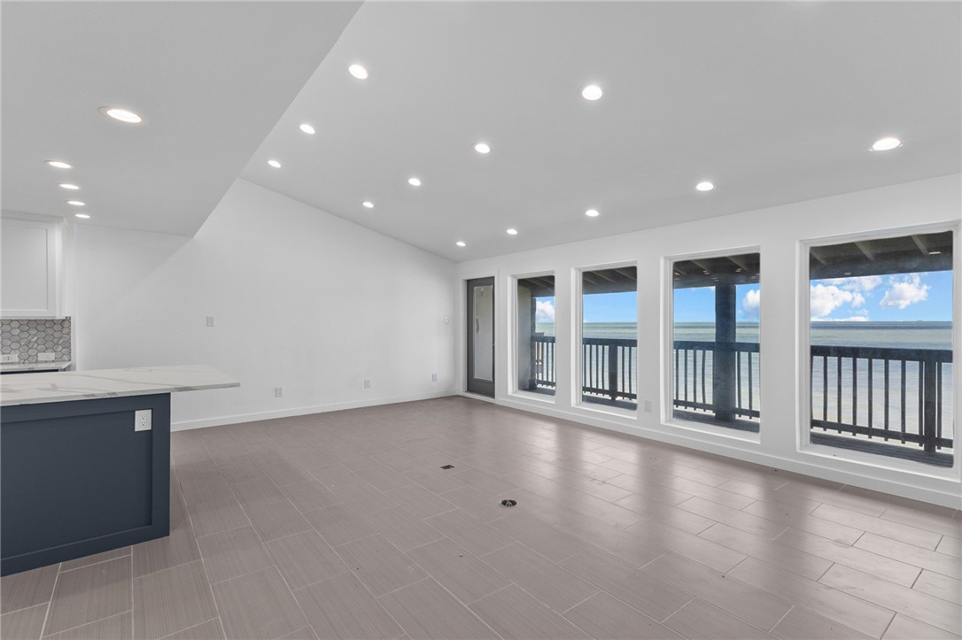 4270 Ocean Drive 2 Corpus Christi TX 78411