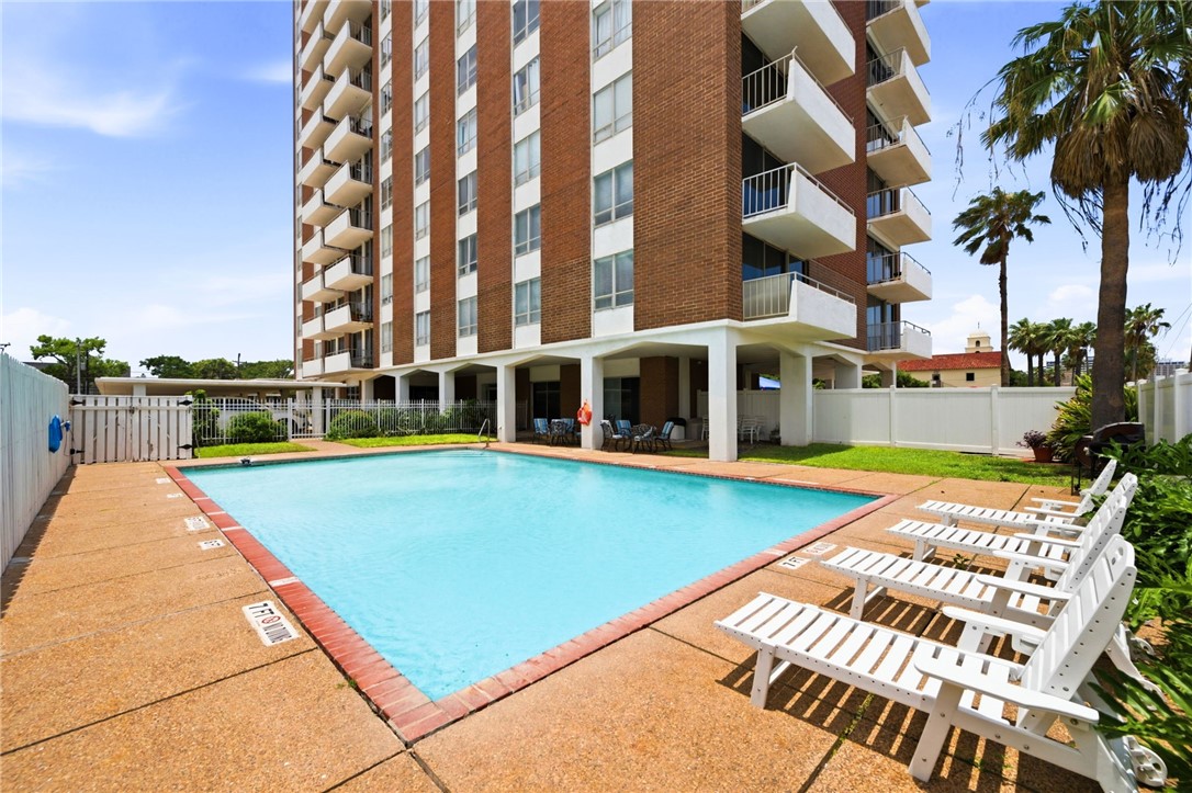 715 S Upper Broadway St 1402-1403 Corpus Christi TX 78401