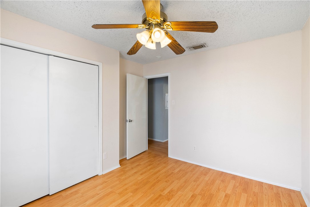 6702 Everhart W105 Corpus Christi TX 78413