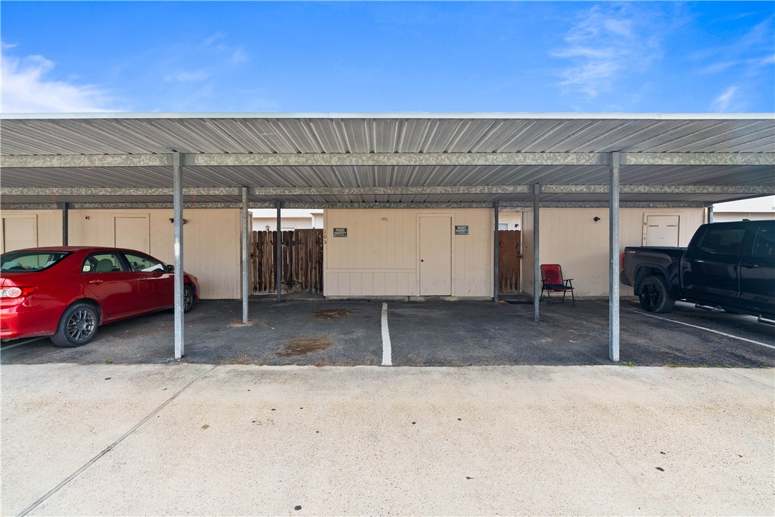 6702 Everhart W105 Corpus Christi TX 78413