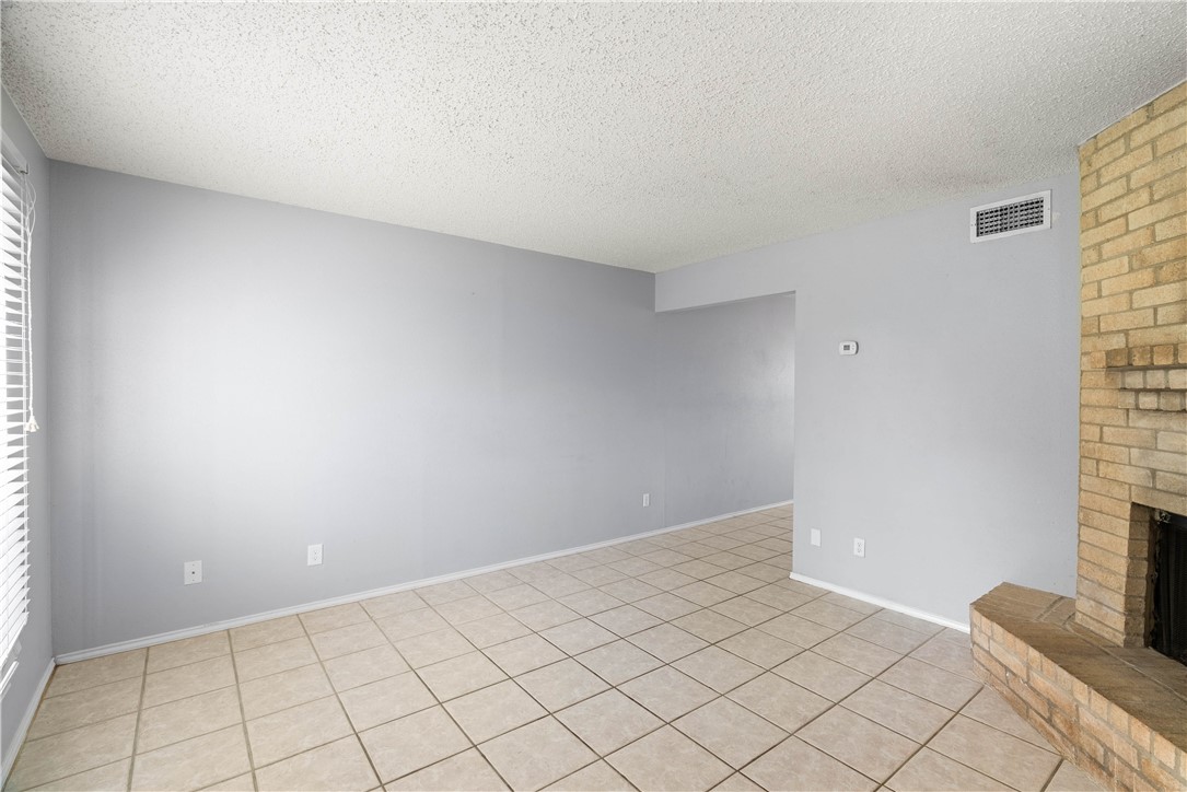 6702 Everhart W105 Corpus Christi TX 78413
