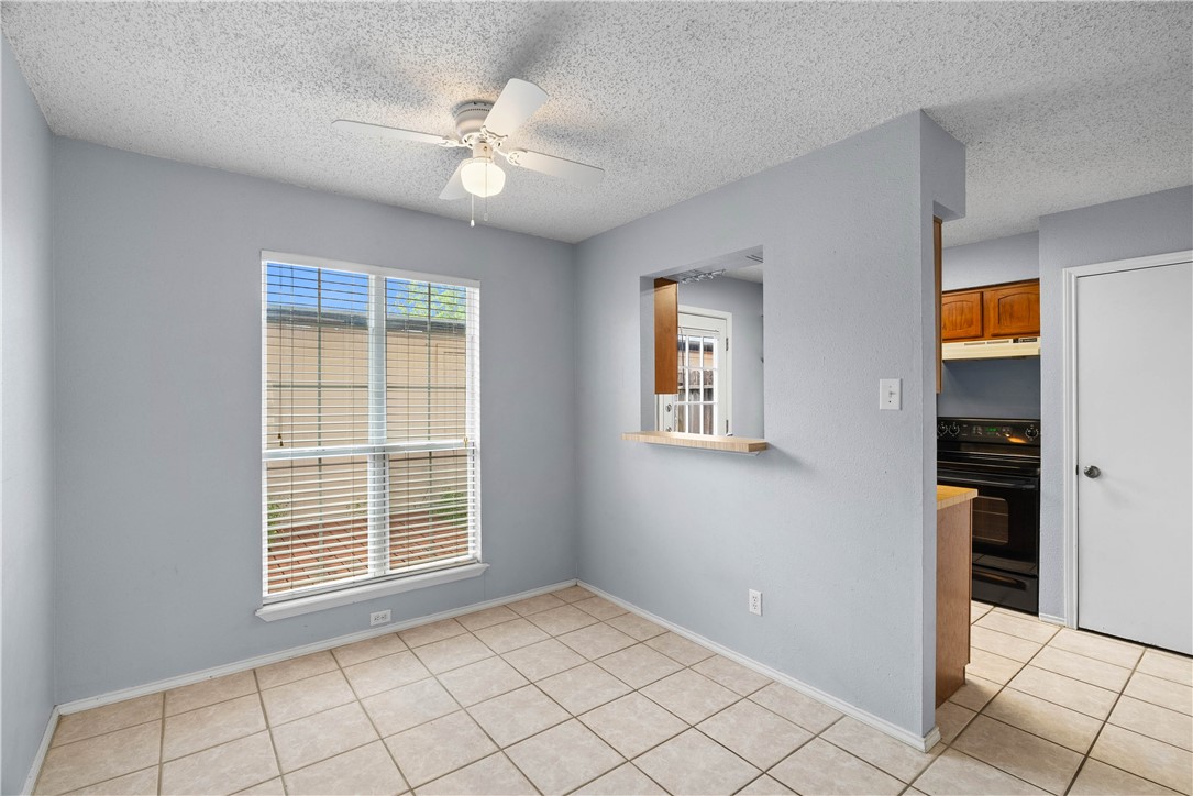 6702 Everhart W105 Corpus Christi TX 78413