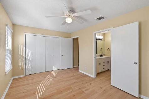 302 Saint Andrews St J-101 Rockport TX 78382
