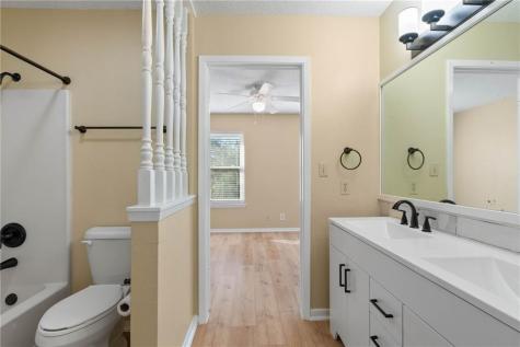 302 Saint Andrews St J-101 Rockport TX 78382