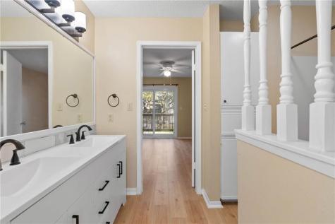 302 Saint Andrews St J-101 Rockport TX 78382