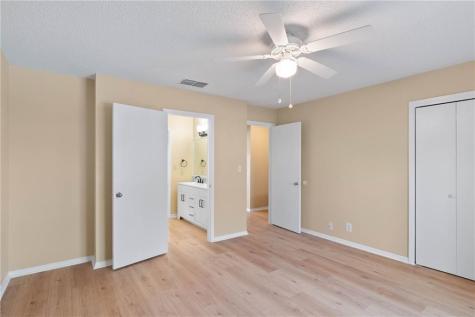 302 Saint Andrews St J-101 Rockport TX 78382