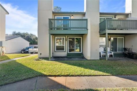 302 Saint Andrews St J-101 Rockport TX 78382